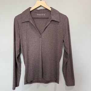 Abercrombie & Fitch Long-Sleeve V-Neck Collared Top Size Large